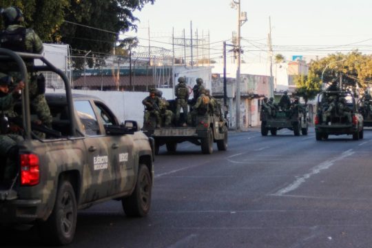 Πολύνεκρες συγκρούσεις μετά τη σύλληψη βαρόνου ναρκωτικών στο Μεξικό