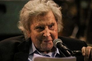 Οργή στη Θεσσαλονίκη για τη μη μετονομασία της οδού Λαγκαδά σε Μίκη Θεοδωράκη
