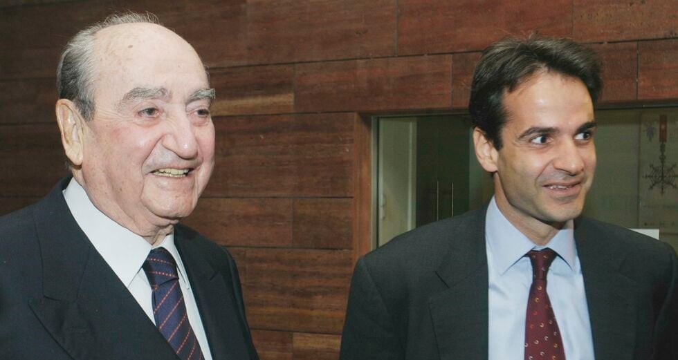 Ο πατήρ Μητσοτάκης «αδειάζει» τον υιό για το σκάνδαλο των υποκλοπών