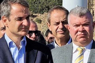 Ποιους διαλέγει δίπλα του ο πρωθυπουργός;