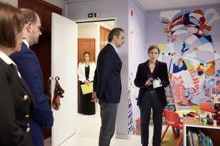 Η 12χρονη στη ΓΑΔΑ, ο Κυριάκος Μητσοτάκης στο «Σπίτι του Παιδιού»!