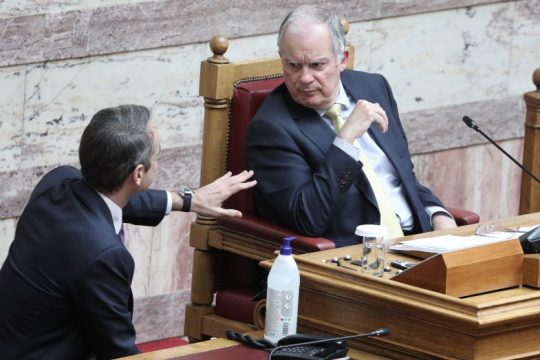 «Κομμένη και ραμμένη» στο ταξίδι του πρωθυπουργού η συζήτηση στη Βουλή
