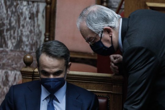 Διπλή πίεση για τις υποκλοπές μετά τα νέα στοιχεία για το Predator