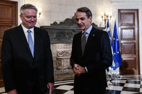 Ευλόγησε τα γένια του παρά τα «καμπανάκια» απ’ τον ΟΟΣΑ