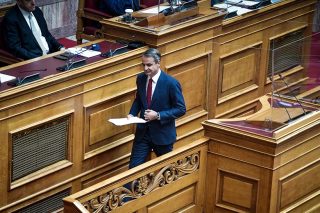 Δεκανίκια, τροχονόμοι και χωροφύλακες