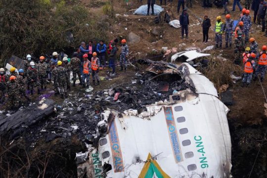 Βρέθηκαν τα μαύρα κουτιά του αεροσκάφους στο Νεπάλ
