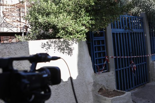 Στον εισαγγελέα οδηγείται ο δράστης της γυναικοκτονίας στη Νίκαια