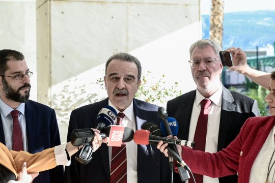«Πλαστά τα SMS Καλογρίτσα»