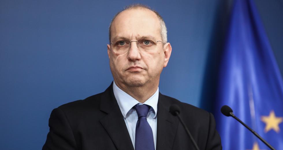 Αντί απάντησης για την παρακολούθηση Φλώρου κατηγορεί πάλι τον ΣΥΡΙΖΑ