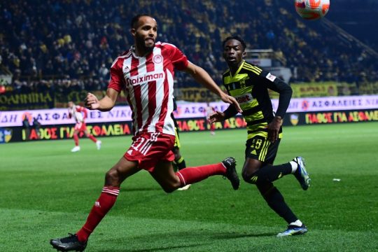 Ολυμπιακός και AEK έκλεισαν «ραντεβού» στα ημιτελικά του Κυπέλλου