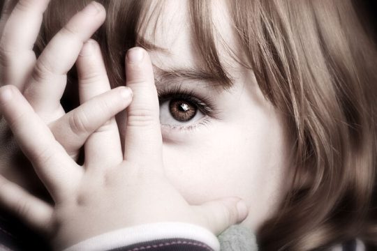 Στο σκοτάδι η παιδική προστασία
