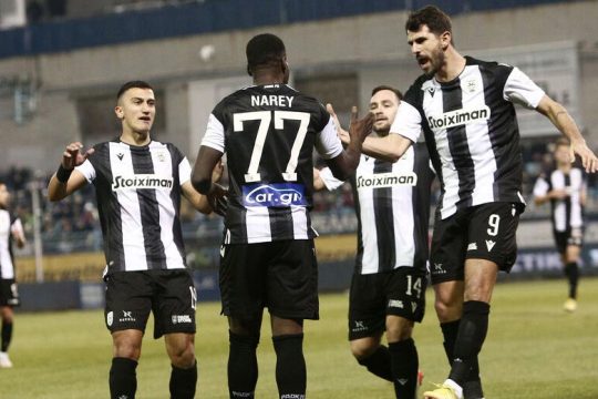 Ανετη νίκη στη Λαμία, ενίσχυση με Τάισον