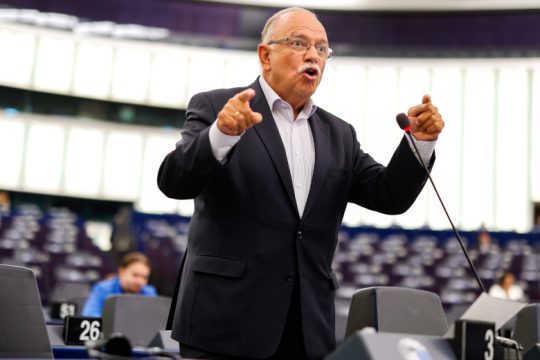 Θέμα διαφάνειας από Κομισιόν για τη λίστα των ευνοούμενων του Ταμείου Ανάκαμψης