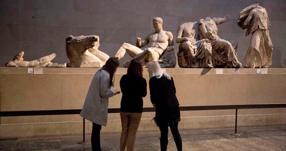 Γλυπτά Παρθενώνα: Οι Βρετανοί επιβεβαιώνουν, η κυβέρνηση οφείλει απαντήσεις