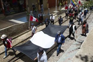 Οι Περουβιανοί μάχονται ακόμα για την πληγωμένη δημοκρατία