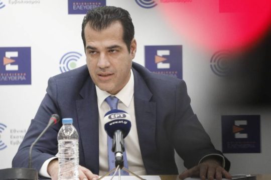 Μονότονο τροπάρι απ’ τον Θ. Πλεύρη για τις ελλείψεις σε φάρμακα