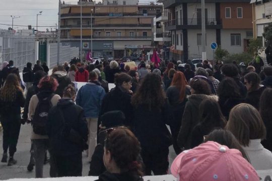 «Έξω η μάνα από τη φυλακή, καμία συγκάλυψη, καμία ανοχή»