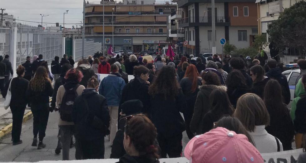 «Έξω η μάνα από τη φυλακή, καμία συγκάλυψη, καμία ανοχή»