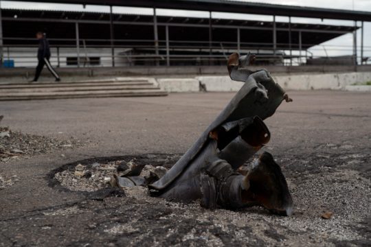 Ποια ευρωπαϊκή χώρα θέλει να στείλει βόμβες διασποράς στην Ουκρανία;