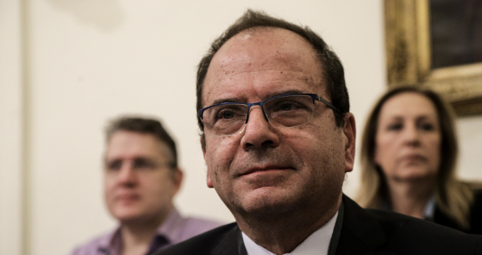 Διευκρινίσεις για το νέο νόμο γύρω απ’ τις παρακολουθήσεις ζητά ο πρόεδρος της ΑΔΑΕ