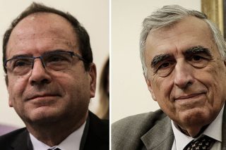 Το Μαξίμου συγκαλύπτει, το πουλόβερ ξηλώνεται