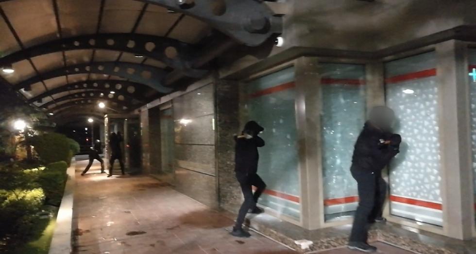 Επίθεση «Ρουβίκωνα» σε εισπρακτική εταιρεία στη Νέα Σμύρνη