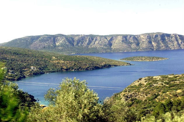 Πτώμα σε χαράδρα στη Σάμο «οδηγεί» στον Ολλανδό τουρίστα