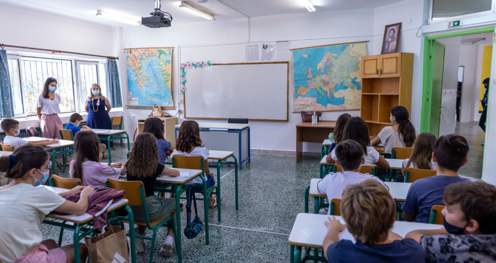 Μαθητές, γονείς, εκπαιδευτικοί «όμηροι» δημόσιων φορέων για τις εξώσεις σε σχολεία