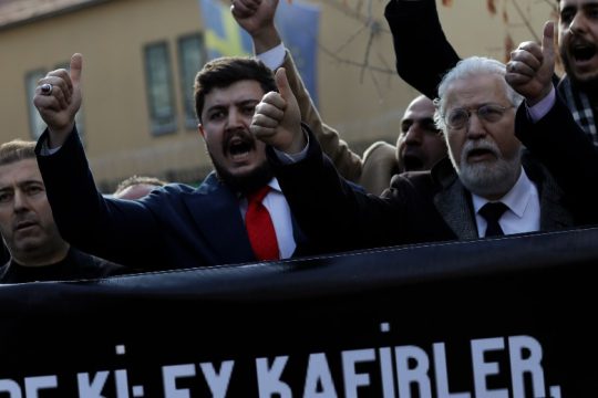 Ρήξη με την Τουρκία για ΝΑΤΟ παρά την καταδίκη από Σουηδία για το καμένο Κοράνι