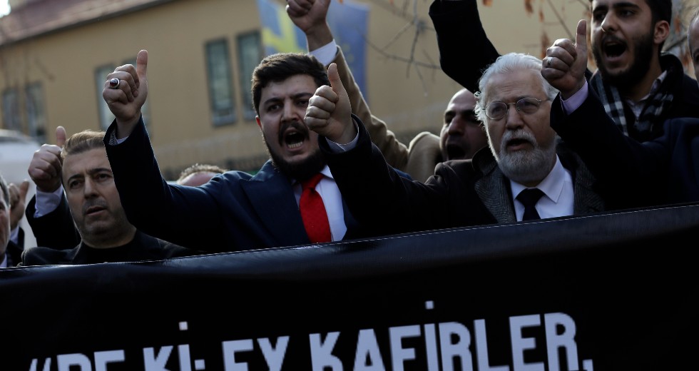 Ρήξη με την Τουρκία για ΝΑΤΟ παρά την καταδίκη από Σουηδία για το καμένο Κοράνι