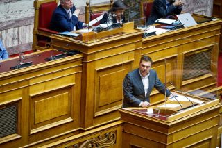 Δημοκρατία ή εκτροπή;