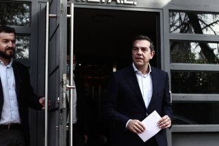 Τσίπρας: Ο Μητσοτάκης οφείλει να παραιτηθεί