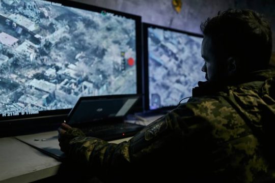 Eκεχειρία με το δάχτυλο… στην σκανδάλη
