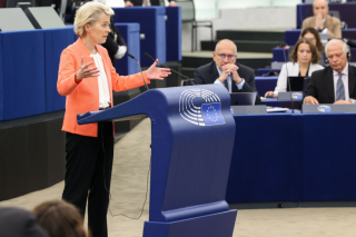 Θα απαντήσει ή όχι για τις προμήθειες των εμβολίων η Ούρσουλα φον ντερ Λάιεν;