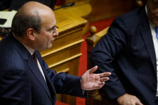 Εξακολουθεί να καλύπτει αυτόν που τον παρακολουθούσε