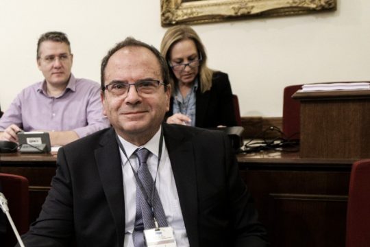 Στα ύψη η σύγκρουση για το μπλόκο της ΝΔ στην παρουσία Ράμμου στη Βουλή