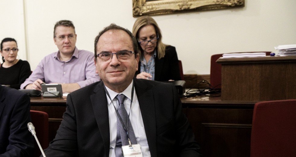 Στα ύψη η σύγκρουση για το μπλόκο της ΝΔ στην παρουσία Ράμμου στη Βουλή