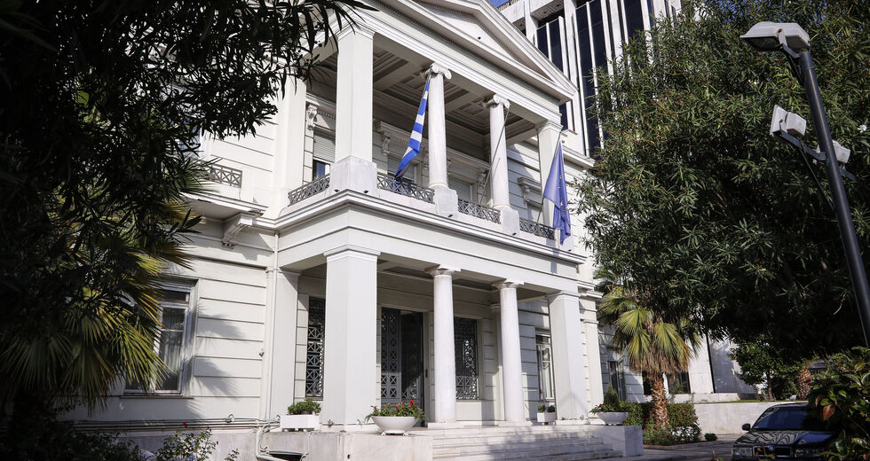 «Οι απειλές κατά της Ελλάδας ξεπερνoύν κάθε όριο λογικής και δεν πείθουν»