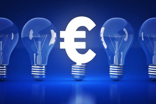 Πρόταση για φόρο υπερκερδών στις εταιρείες ενέργειας