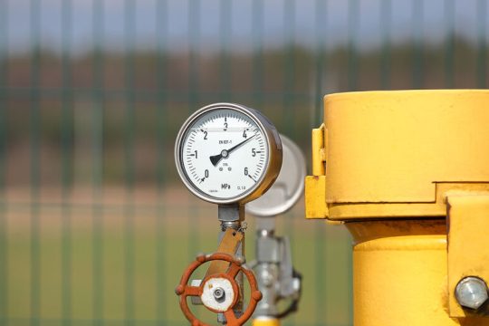 Υποχώρησε κάτω απ’ τα 50 ευρώ η τιμή του φυσικού αερίου στην Ευρώπη