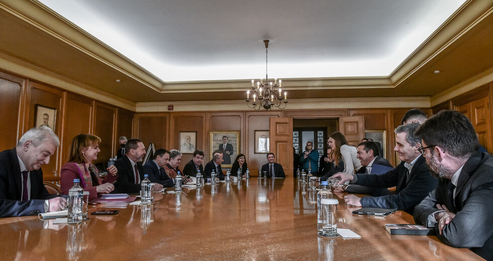Βιώσιμες ρυθμίσεις ζήτησε ο ΣΥΡΙΖΑ