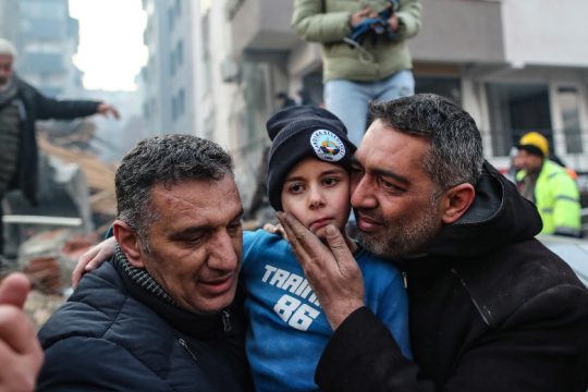 Σιγά σιγά, γιαβάς γιαβάς…