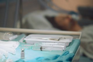 Δυστοπική «ιδέα» για εγκεφαλικά νεκρές παρένθετες μητέρες