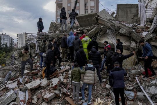Πολιτικοί «μετασεισμοί» απειλούν τον Ερντογάν