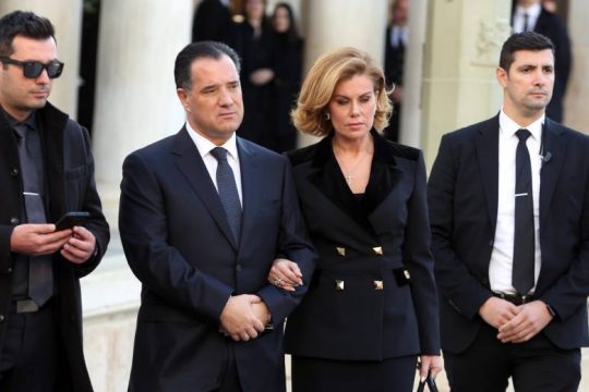 Βασιλικές… αποδοκιμασίες