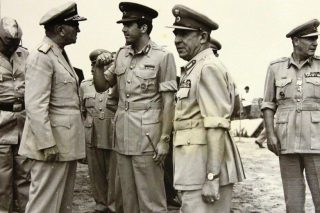 Φελλός εναντίον Δημοκρατίας Μέρος Β΄: Στον πάγκο της εφεδρείας (1976-1981)