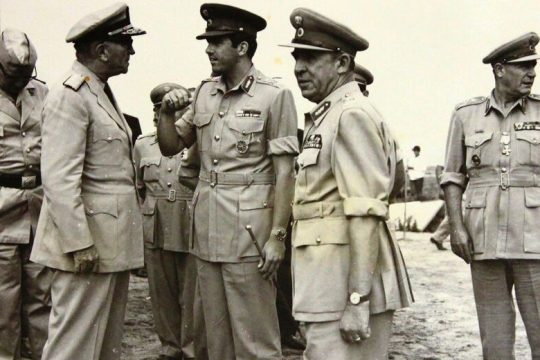 Φελλός εναντίον Δημοκρατίας Μέρος Β΄: Στον πάγκο της εφεδρείας (1976-1981)