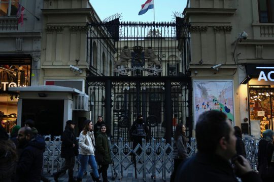 Αιχμές για επιχειρούμενο δυτικό «δάκτυλο» στις εκλογές