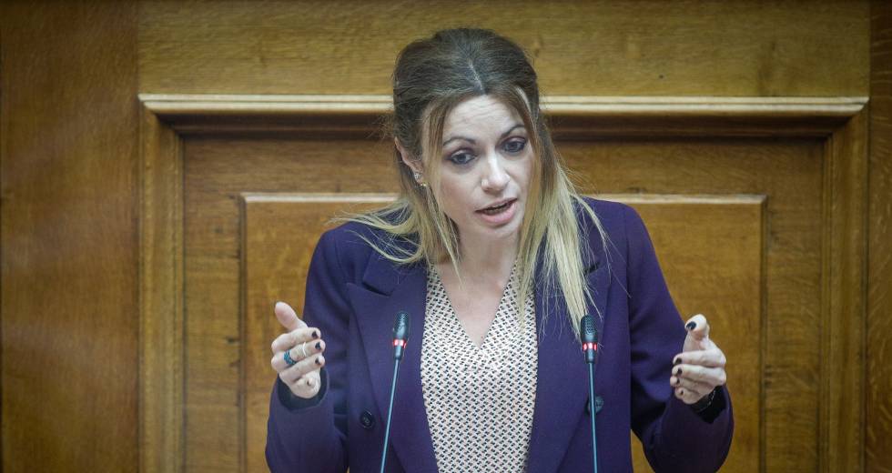 Ανεξαρτητοποιείται από τον ΣΥΡΙΖΑ και αποχωρεί από την πολιτική η Αδαμοπούλου