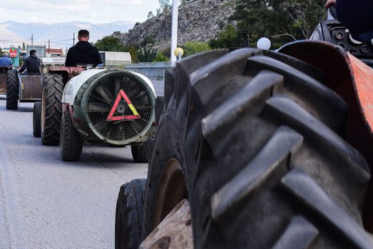 Συνάντηση αγροτών με κλιμάκιο υπουργών αύριο